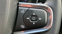2024 (73) VOLVO XC40 2.0 B4P Ultimate Dark 5dr Auto 3444149