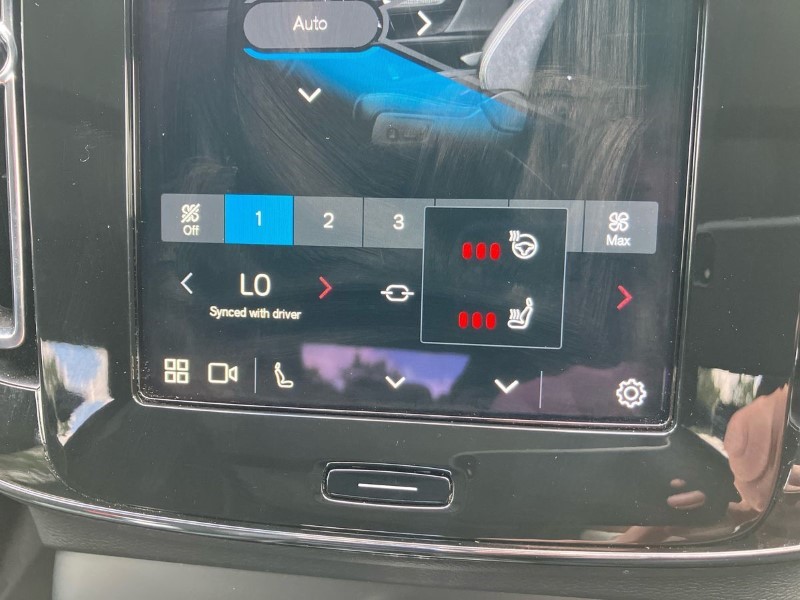 2024 (73) VOLVO XC40 2.0 B4P Ultimate Dark 5dr Auto 3444157