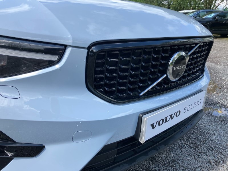 2024 (73) VOLVO XC40 2.0 B4P Ultimate Dark 5dr Auto 3444169
