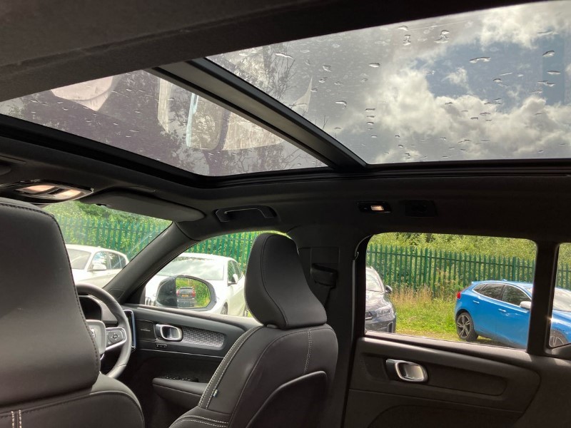 2024 (73) VOLVO XC40 2.0 B4P Ultimate Dark 5dr Auto 3444139