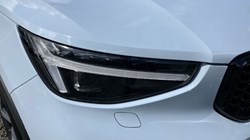 2024 (73) VOLVO XC40 2.0 B4P Ultimate Dark 5dr Auto 3444168