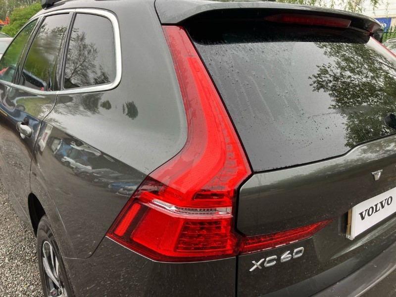 2020 (70) VOLVO XC60 2.0 B5P [250] Momentum 5dr AWD Geartronic 3460295