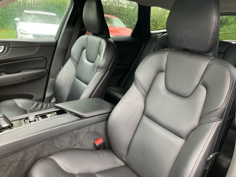 2020 (70) VOLVO XC60 2.0 B5P [250] Momentum 5dr AWD Geartronic 3460286