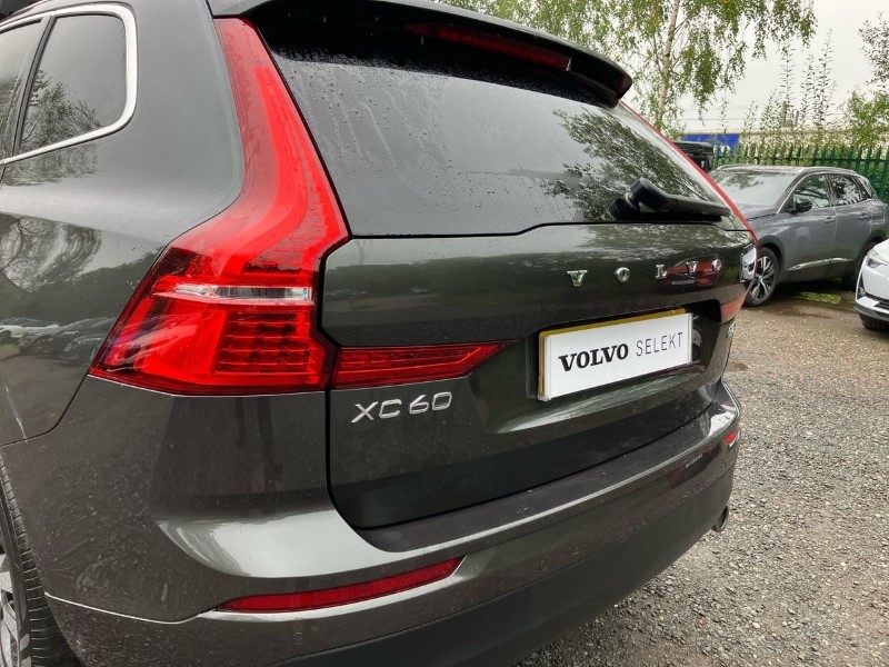 2020 (70) VOLVO XC60 2.0 B5P [250] Momentum 5dr AWD Geartronic 3460296