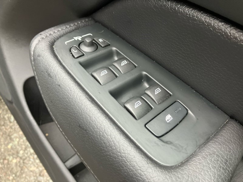 2020 (70) VOLVO XC60 2.0 B5P [250] Momentum 5dr AWD Geartronic 3460266