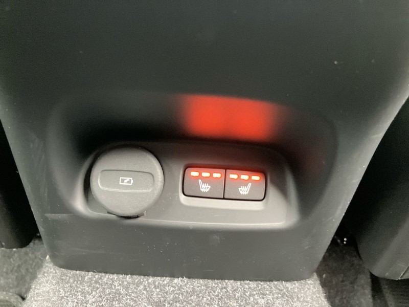 2020 (20) VOLVO XC40 2.0 T4 R DESIGN Pro 5dr Geartronic 3449866