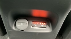 2020 (20) VOLVO XC40 2.0 T4 R DESIGN Pro 5dr Geartronic 3449866