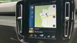 2020 (20) VOLVO XC40 2.0 T4 R DESIGN Pro 5dr Geartronic 3449845