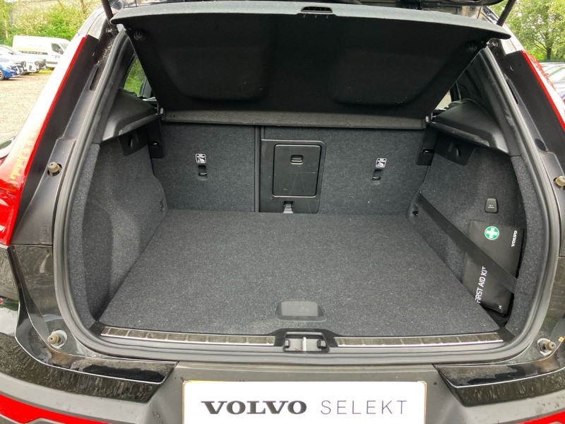 2020 (20) VOLVO XC40 2.0 T4 R DESIGN Pro 5dr Geartronic 3449856