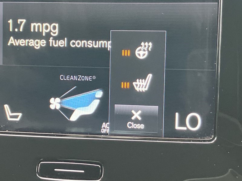 2020 (20) VOLVO XC40 2.0 T4 R DESIGN Pro 5dr Geartronic 3449849