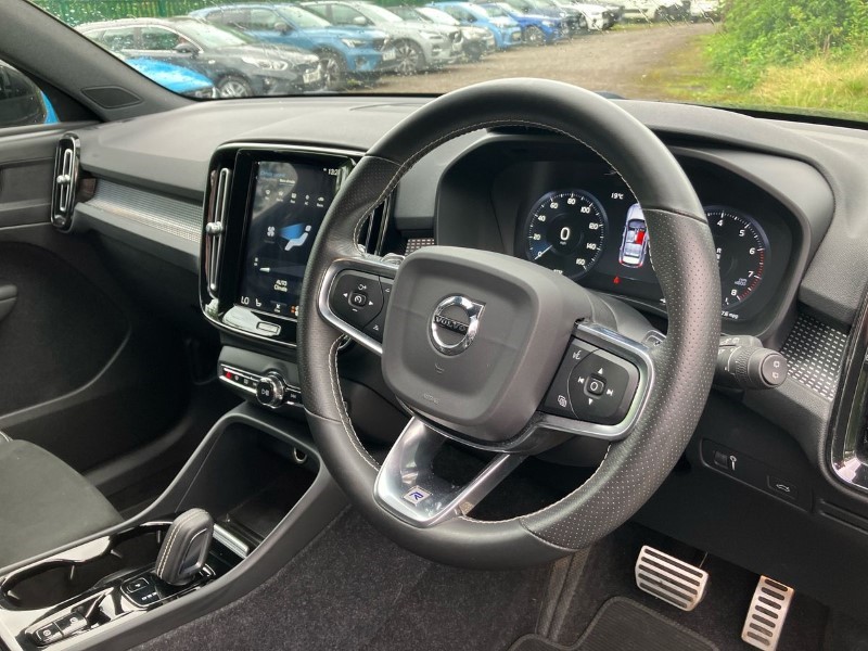 2020 (20) VOLVO XC40 2.0 T4 R DESIGN Pro 5dr Geartronic 3449832