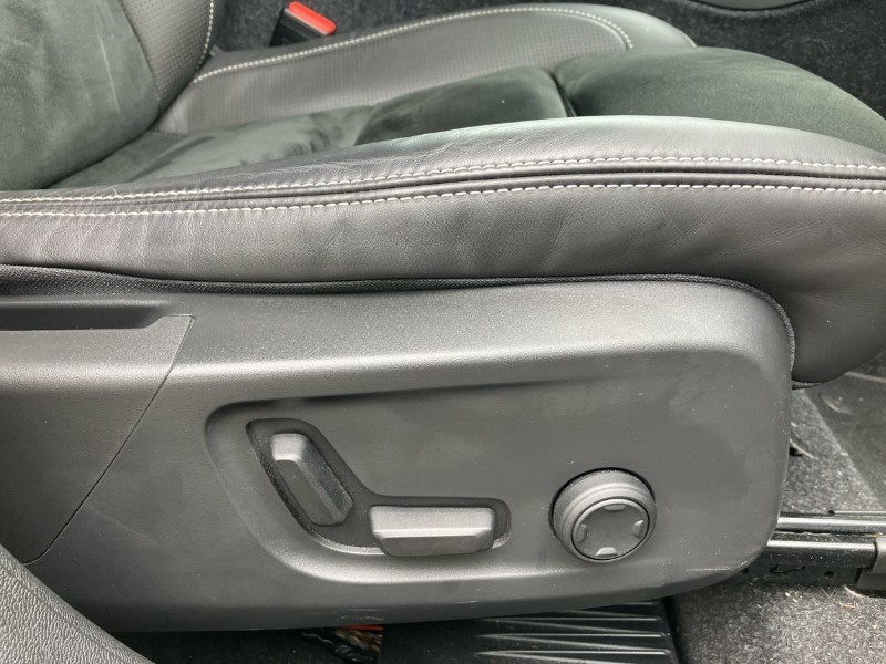 2020 (20) VOLVO XC40 2.0 T4 R DESIGN Pro 5dr Geartronic 3449836