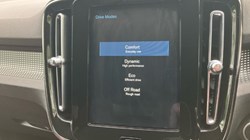 2020 (20) VOLVO XC40 2.0 T4 R DESIGN Pro 5dr Geartronic 3449848