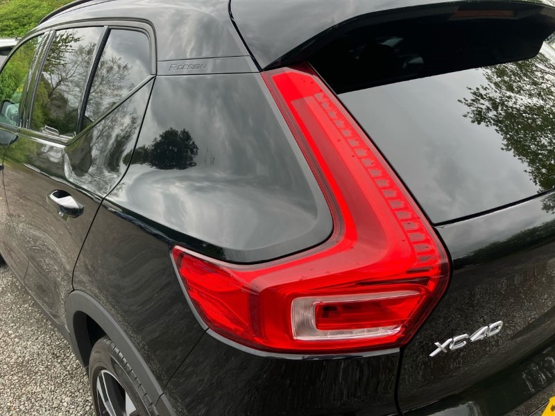 2020 (20) VOLVO XC40 2.0 T4 R DESIGN Pro 5dr Geartronic 3449862