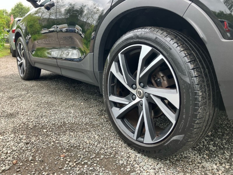2020 (20) VOLVO XC40 2.0 T4 R DESIGN Pro 5dr Geartronic 3449858
