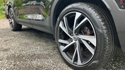 2020 (20) VOLVO XC40 2.0 T4 R DESIGN Pro 5dr Geartronic 3449858