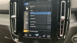 2020 (20) VOLVO XC40 2.0 T4 R DESIGN Pro 5dr Geartronic 3449846