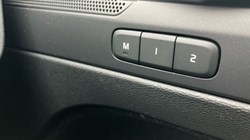 2020 (20) VOLVO XC40 2.0 T4 R DESIGN Pro 5dr Geartronic 3449865