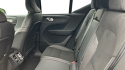 2020 (20) VOLVO XC40 2.0 T4 R DESIGN Pro 5dr Geartronic 3449826