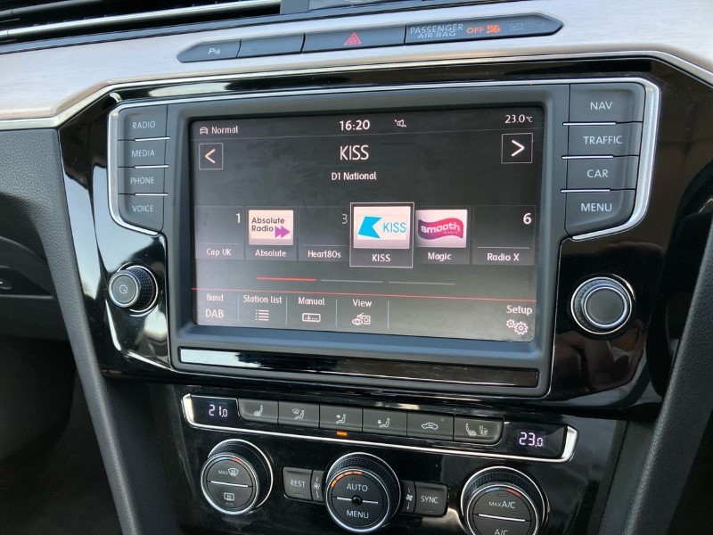 2015 (64) VOLKSWAGEN PASSAT 2.0 TDI SCR 190 GT 4dr DSG 3482595