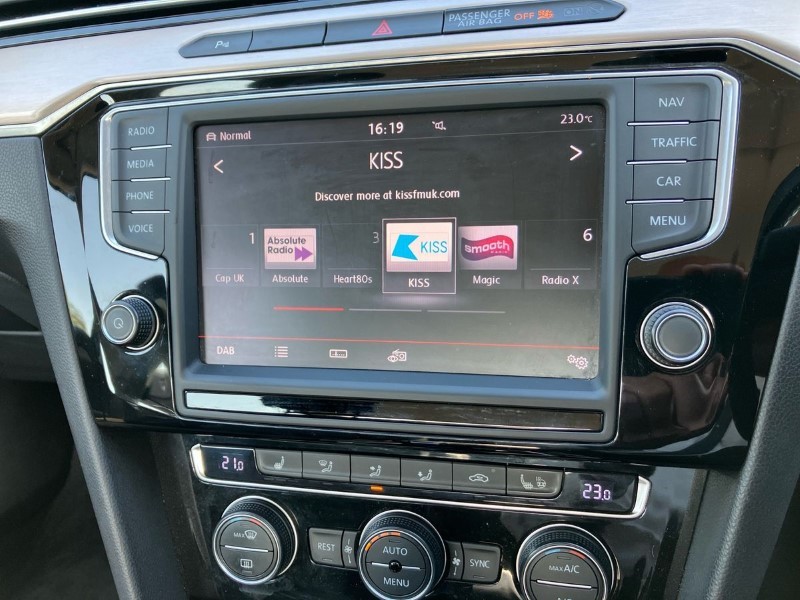 2015 (64) VOLKSWAGEN PASSAT 2.0 TDI SCR 190 GT 4dr DSG 3482593