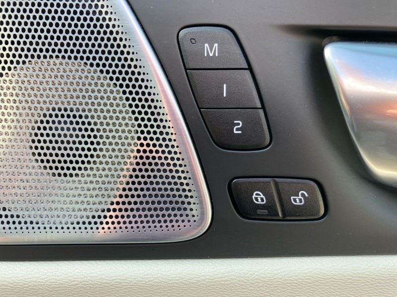 2023 (73) VOLVO XC60 2.0 B5P Ultimate Dark 5dr AWD Geartronic 3457727