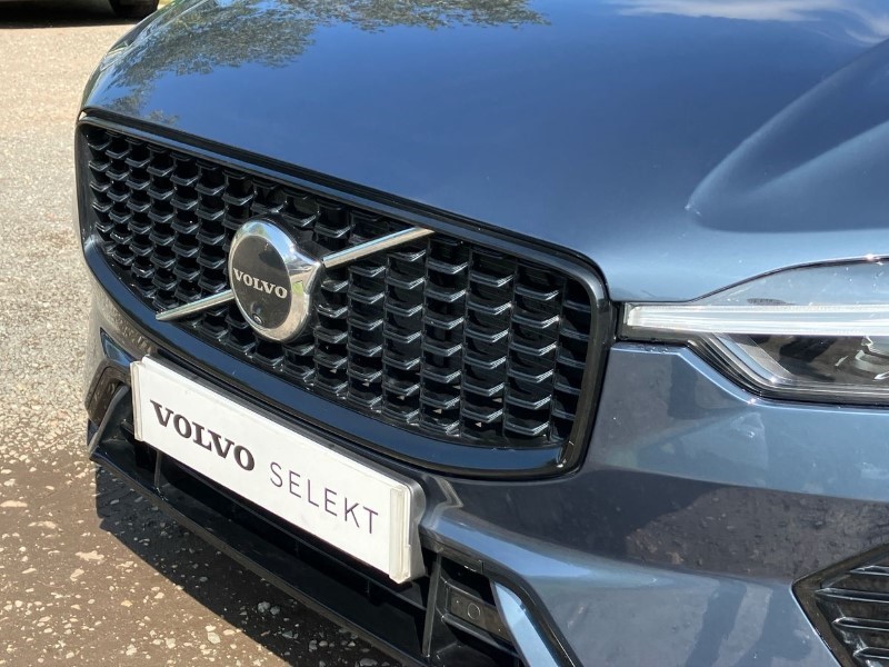 2023 (73) VOLVO XC60 2.0 B5P Ultimate Dark 5dr AWD Geartronic 3457722
