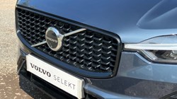 2023 (73) VOLVO XC60 2.0 B5P Ultimate Dark 5dr AWD Geartronic 3457722