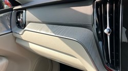 2023 (73) VOLVO XC60 2.0 B5P Ultimate Dark 5dr AWD Geartronic 3457711