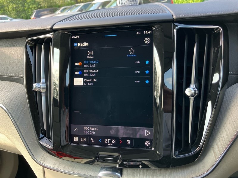 2023 (73) VOLVO XC60 2.0 B5P Ultimate Dark 5dr AWD Geartronic 3457708