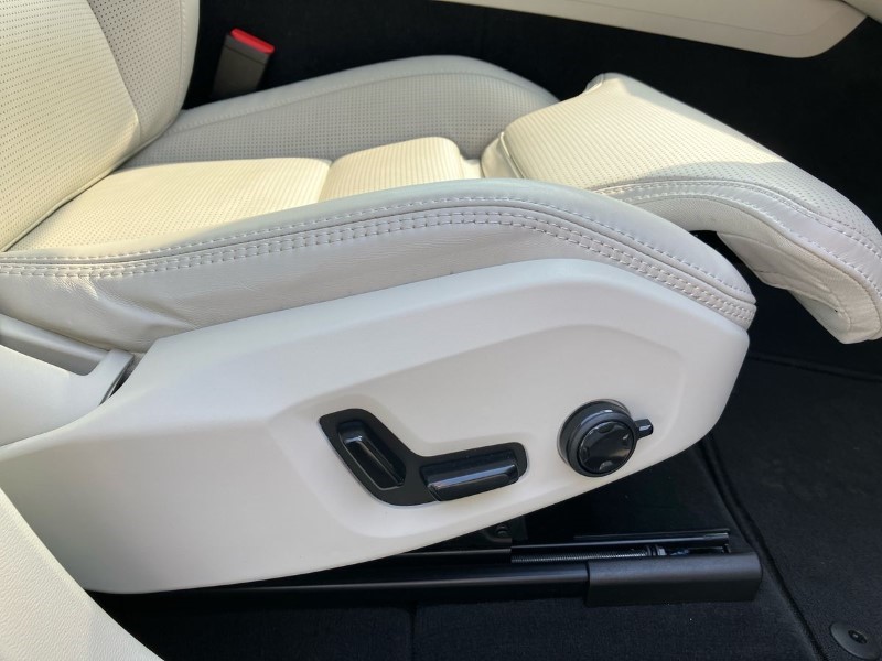 2023 (73) VOLVO XC60 2.0 B5P Ultimate Dark 5dr AWD Geartronic 3457697