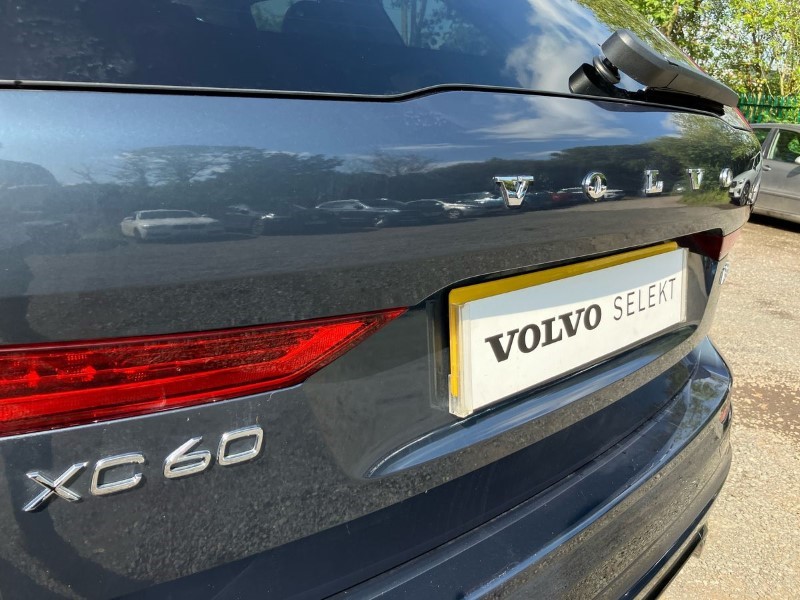2023 (73) VOLVO XC60 2.0 B5P Ultimate Dark 5dr AWD Geartronic 3457726