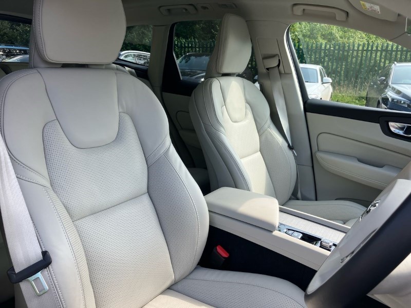 2023 (73) VOLVO XC60 2.0 B5P Ultimate Dark 5dr AWD Geartronic 3457699