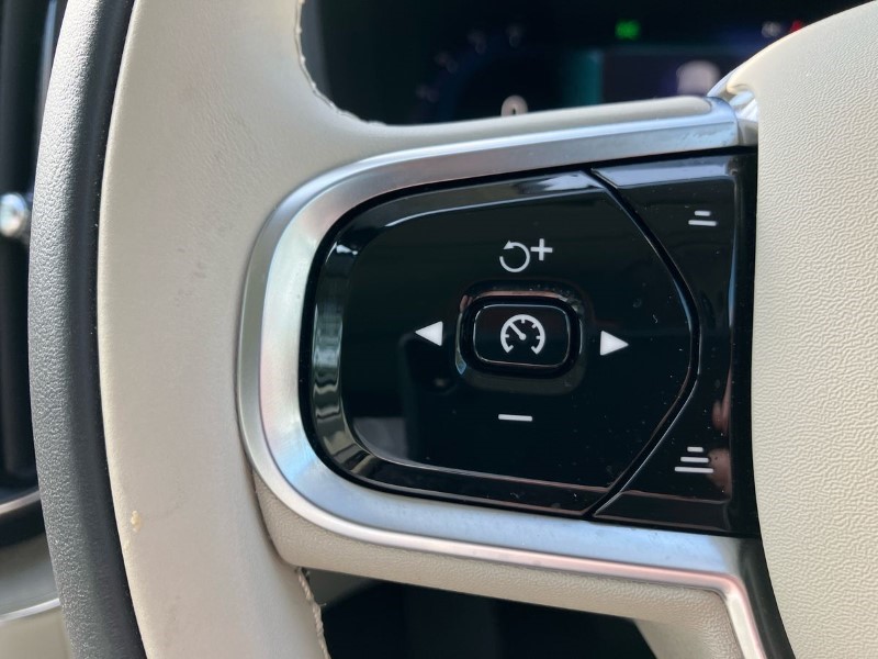 2023 (73) VOLVO XC60 2.0 B5P Ultimate Dark 5dr AWD Geartronic 3457701