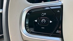 2023 (73) VOLVO XC60 2.0 B5P Ultimate Dark 5dr AWD Geartronic 3457701