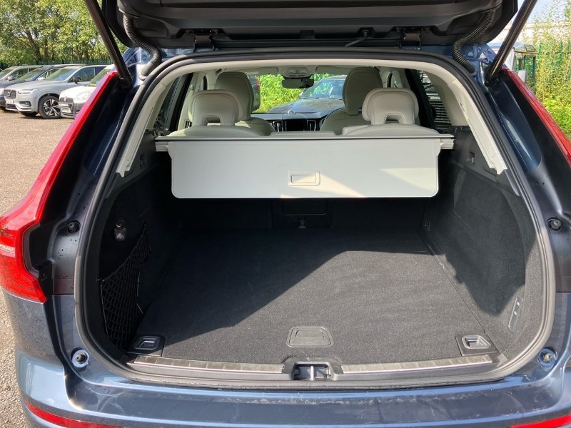 2023 (73) VOLVO XC60 2.0 B5P Ultimate Dark 5dr AWD Geartronic 3457717