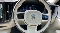 2023 (73) VOLVO XC60 2.0 B5P Ultimate Dark 5dr AWD Geartronic 3457700