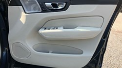 2023 (73) VOLVO XC60 2.0 B5P Ultimate Dark 5dr AWD Geartronic 3457694