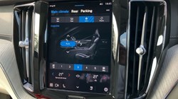 2023 (73) VOLVO XC60 2.0 B5P Ultimate Dark 5dr AWD Geartronic 3457709