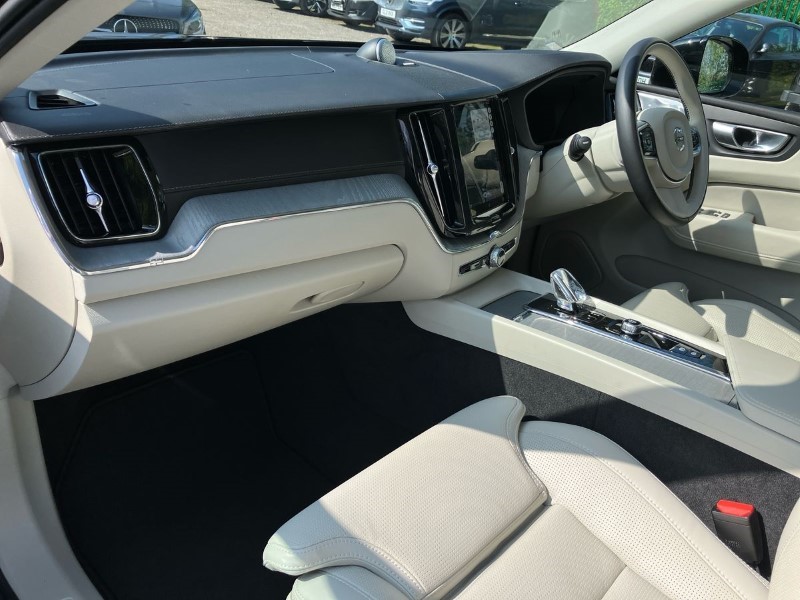 2023 (73) VOLVO XC60 2.0 B5P Ultimate Dark 5dr AWD Geartronic 3457716