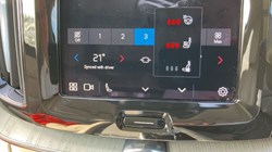 2023 (73) VOLVO XC60 2.0 B5P Ultimate Dark 5dr AWD Geartronic 3457710