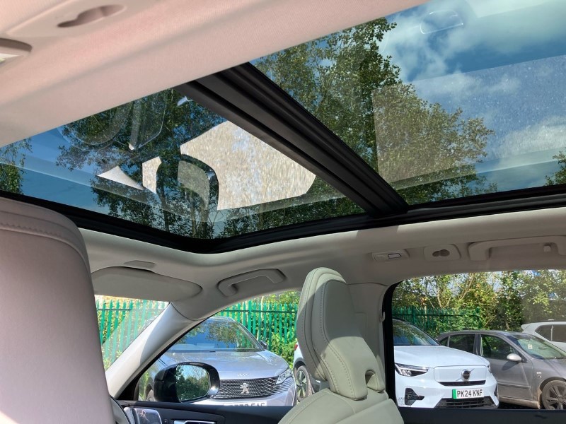 2023 (73) VOLVO XC60 2.0 B5P Ultimate Dark 5dr AWD Geartronic 3457692