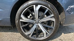 2023 (73) VOLVO XC60 2.0 B5P Ultimate Dark 5dr AWD Geartronic 3457690