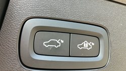 2023 (73) VOLVO XC60 2.0 B5P Ultimate Dark 5dr AWD Geartronic 3457718