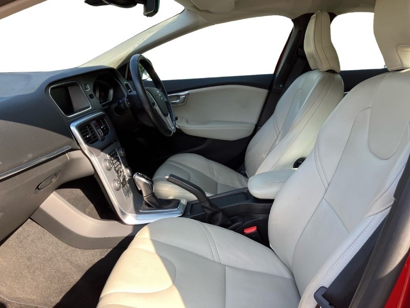 2018 (68) VOLVO V40 T3 [152] Inscription 5dr Geartronic 3456131