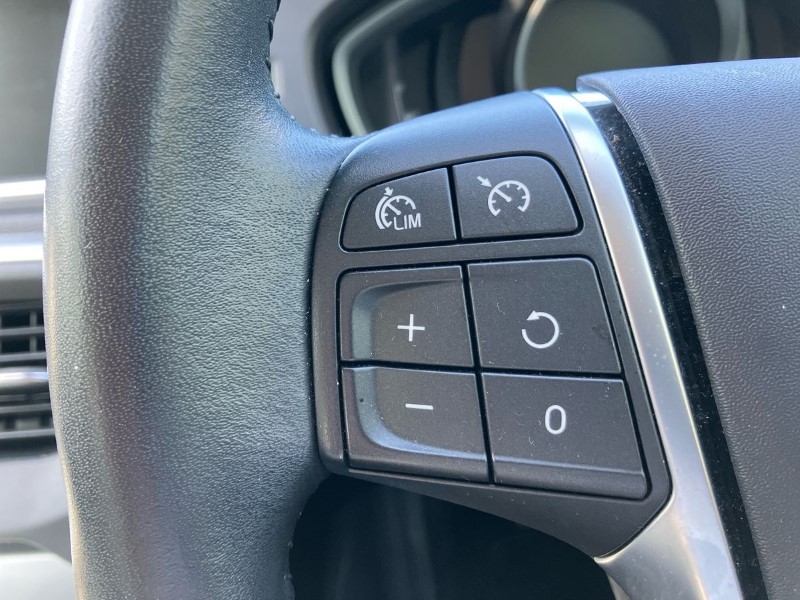 2018 (68) VOLVO V40 T3 [152] Inscription 5dr Geartronic 3456146