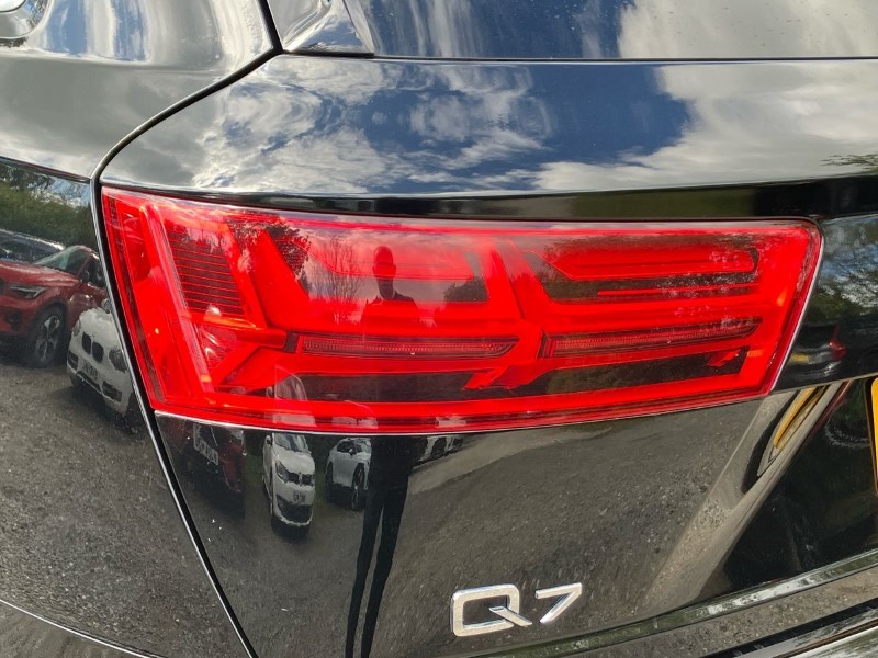 2017 (17) AUDI Q7 3.0 TDI 218 Quattro S Line 5dr Tip Auto 3502350