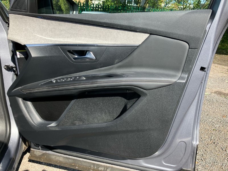 2023 (73) PEUGEOT 3008 1.6 Hybrid 225 GT 5dr e-EAT8 3480178