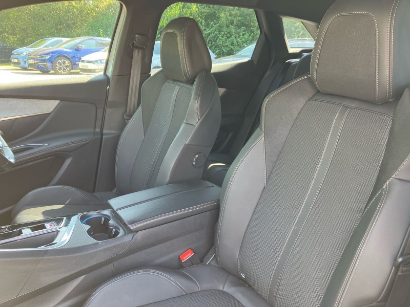 2023 (73) PEUGEOT 3008 1.6 Hybrid 225 GT 5dr e-EAT8 3480198