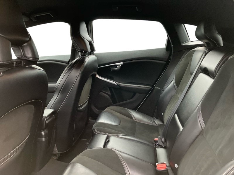 2014 (64) VOLVO V40 D2 R DESIGN 5dr 3636757